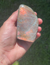 Load image into Gallery viewer, Labradorite small free form
